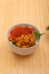 うにいくら丼