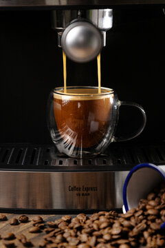 Coffee, milk and canela. The day starts with a good cup of cappuccino.
