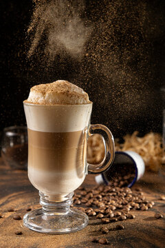 Coffee, milk and canela. The day starts with a good cup of cappuccino.