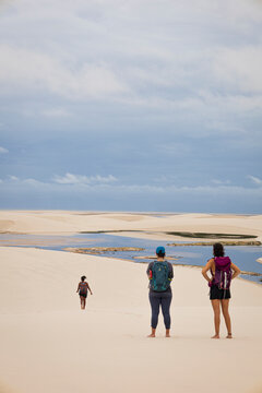 Three days trekking in Len&ccedil;&oacute;is Maranhenses, Brasil. Sand, walter, friends and landscape.