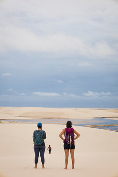 Three days trekking in Len&ccedil;&oacute;is Maranhenses, Brasil. Sand, walter, friends and landscape.