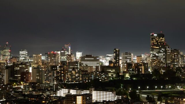 仙台城跡（青葉山公園）より望む仙台市のスカイラインの夜景のタイムラプス映像（ズームアウト）
