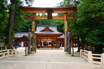 安曇野の穂高神社の鳥居