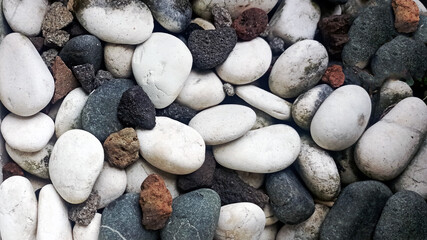 Natural River Stones Assortment &ndash; Perfect for Landscaping, Zen Gardens, and Home Decor