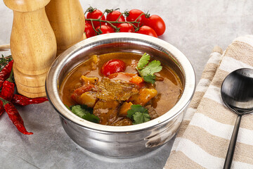 Yellow Thai curry with beef