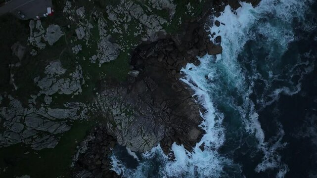 Faro de Punta Nariga de noche en Malpica Galicia