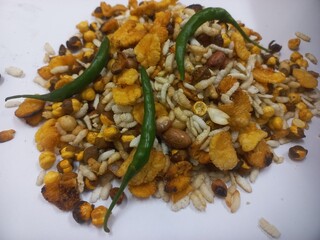 Fresh roasted salted chickpeas mix roasted peanuts,chickpeas,peas roasted chickpeas spicy dana chana mudi chuda green chilli,Roasted rice poha dry gram 