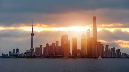 Fototapeta premium Shanghai colorful skyline at sunset in China 