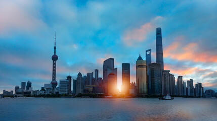 Fototapeta premium Shanghai colorful skyline at sunset in China 