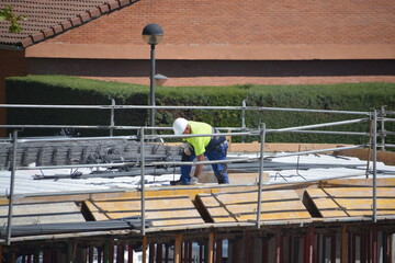 Cuadrilla trabajando en la construcción