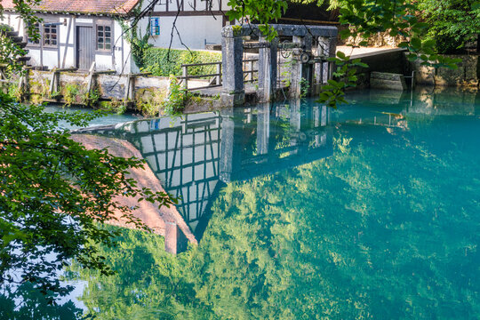 Blautopf und M&uuml;hle &ndash; Idylle des Quellsees in S&uuml;ddeutschland