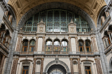 Der Bahnhof in Antwerpen und ihre Stadt 