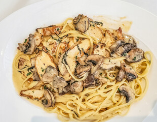 pasta with mushrooms and chicken