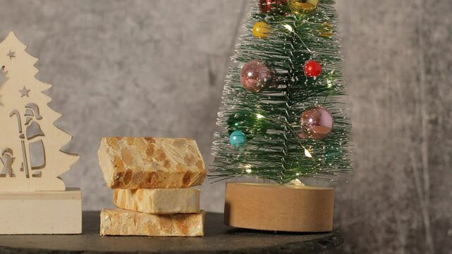 turron almendra arbol navidad  decoracion navide&ntilde;a 