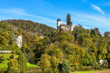 Arlesheim, Schloss Birseck, Ermitage, Dornach, Birseck, Wald, Waldweg, Laubwald, Landwirtschaft, Wanderweg, Baselland, Herbst, Herbstfarben, Herbstsonne, Herbstwanderung, Schweiz