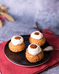 Choux a la crème et au praliné noisette