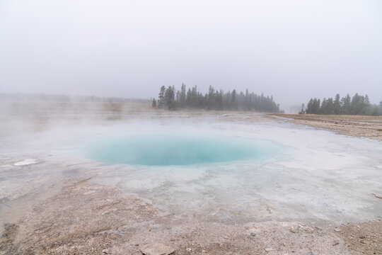 Blue pool hot spring 