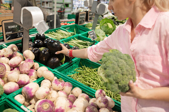 blonde woman in grocery store