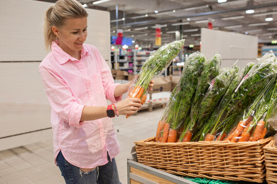 blonde woman in grocery store
