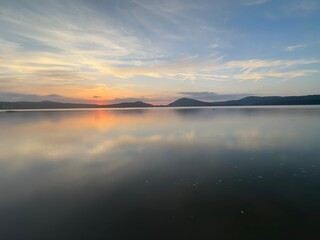 Fototapeta premium sunrise over the lake