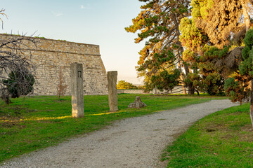Belgrade’s Old Town, with cobblestone streets, historic buildings, and vibrant outdoor cafes, captures the charm of Europe’s classic cities. The area is home to famous landmarks like the Belgrade