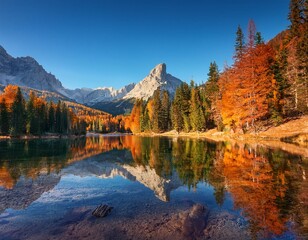 Fototapeta premium Autumn Reflections in Mountain Lake
