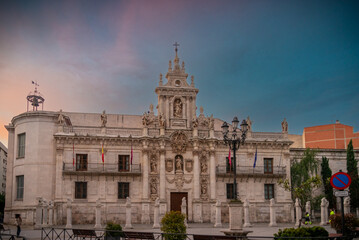 Naklejka premium Valladolid ciudad histórica y cultural de la vieja europa. valladolid ciudad histórica y cultural de españa con un gran patrimonio histórico