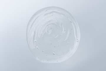 白背景に透明なジェルの俯瞰クローズアップ