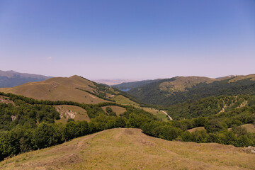 Naklejka premium Blue lake high in the mountains. Ganja. Azerbaijan.