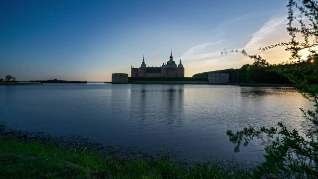 Timelapse of a sunset at the beautiful Castle in Kalmar in Sweden
