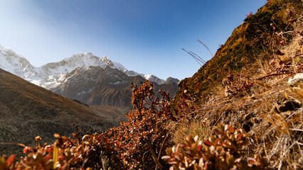 Grandiose Berglandschaft im Himalaya auf dem Everest-Base-Camp-Trek in Nepal