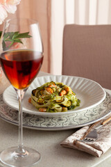 Preserved pasta with shrimps and zucchini