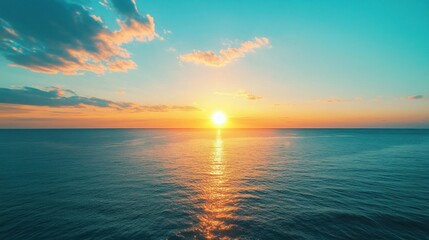 Obraz premium Golden Sunset Over the Ocean