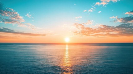 Obraz premium Golden Hour Over the Ocean