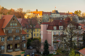Widok na Dom Zdrojowy "Uzdrowisko Szczawno-Jedlina" S.A.  © wojwarm