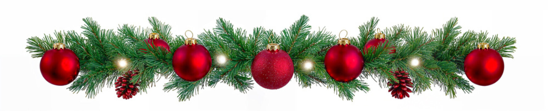 frise de no&euml;l avec branches de sapins et guirlande &eacute;lectrique et boules de no&euml;l rouges - fond blanc	
