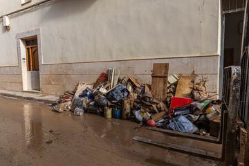 images of the flood in valencia, spain, la dana, destroyed houses, mud, rivers, floods comunidad vanelciana