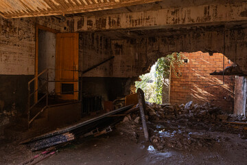 images of the flood in valencia, spain, la dana, destroyed houses, mud, rivers, floods comunidad vanelciana