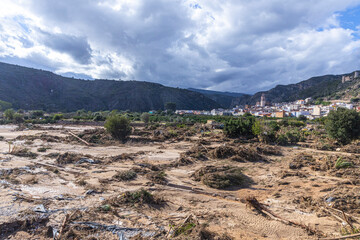 images of the flood in valencia, spain, la dana, destroyed houses, mud, rivers, floods comunidad vanelciana
