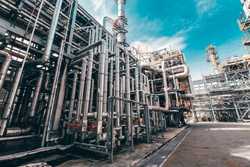 Valve elbow column refinery plant equipment for pipeline oil and gas valves at gas plant pressure safety