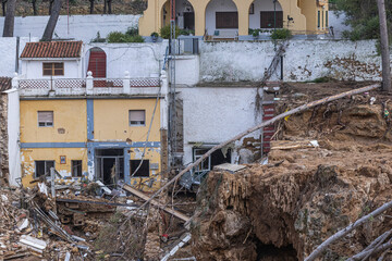 images of the flood in valencia, spain, la dana, destroyed houses, mud, rivers, floods comunidad vanelciana