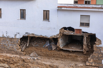 images of the flood in valencia, spain, la dana, destroyed houses, mud, rivers, floods comunidad vanelciana