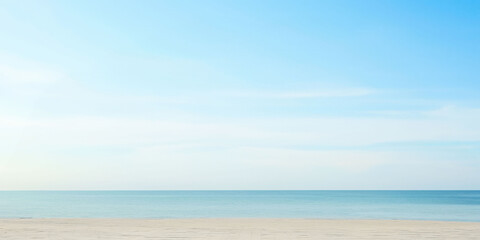 Fototapeta premium Tranquil ocean horizon under clear blue sky