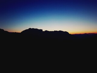 Coucher de soleil sur le Dévoluy vu depuis le Champsaur