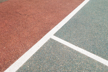 White line on tennis court