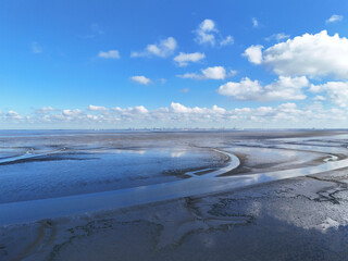 Drohnen Foto vom Wattenmeer an der Nordseeküste in Deutschland in Fedderwardersiel 