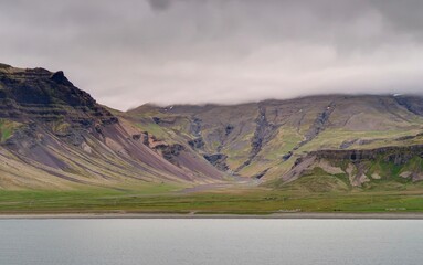 ville de Grundarfjordur située au fond de son fjord