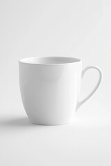 Obraz premium Minimalistische weiße Kaffeetasse Porzellan Tasse für Kaffee Tee schlichtes Design Moderne Tasse Fotografie weißer Hintergrund Dekoration Büro Küchendekor Geschenkidee für Kaffeeliebhaber