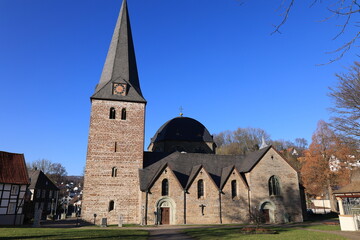Blick auf die Katholische Pfarrkirche St. Blasius im Zentrum der Stadt Balve im Sauerland