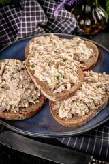 Sandwich with tuna paste and eggs.